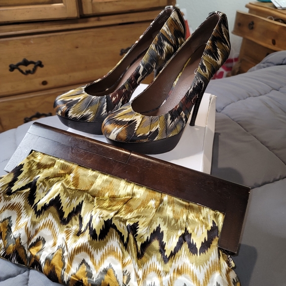 Aldo Jaylona Heel w/ Purse - Picture 2 of 7